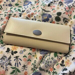 cream jewelry organizer